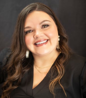 Portrait of Shelly Torres-Llorens, Realtor®